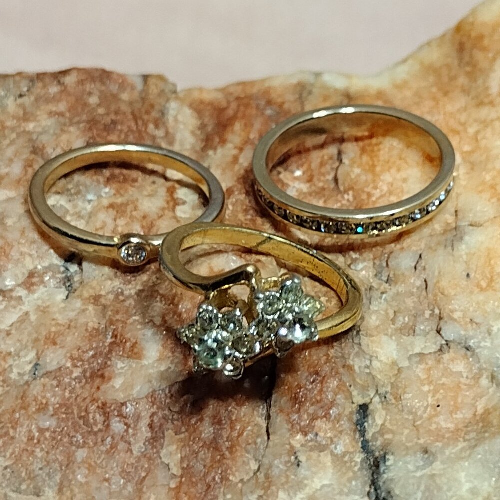 3 Gold Tone Rings